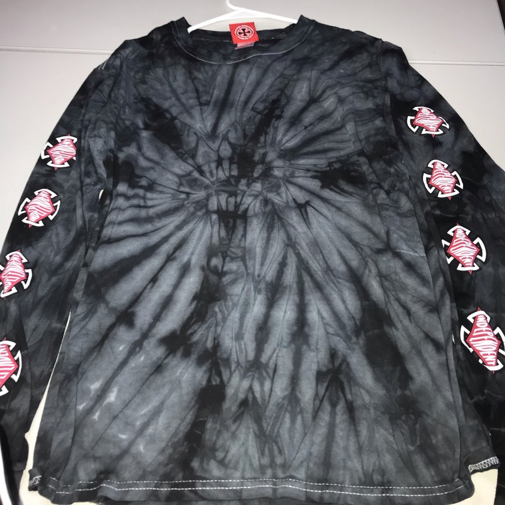 Long sleeve independent shirt